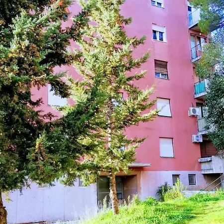 Pula Center Green Park Apartments And Rooms Exterior photo