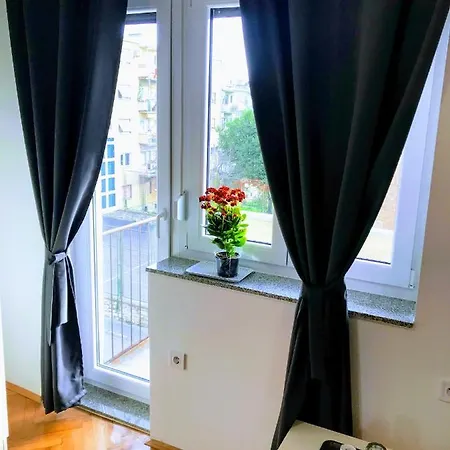 Pula Center Green Park Apartments And Rooms Exterior photo