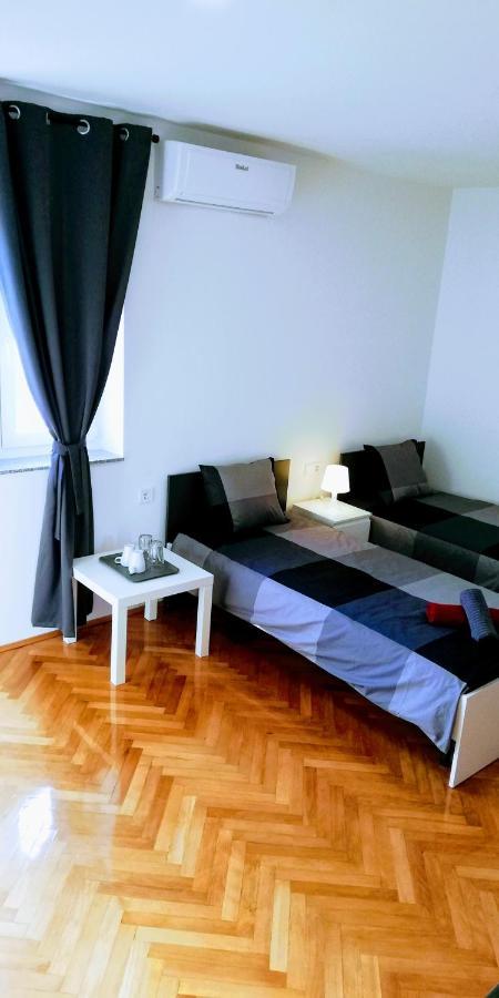 Center Park And Apartment Pula